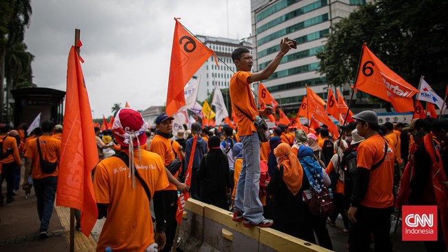 Presiden Partai Buruh Said Iqbal mengatakan aksi itu akan diikuti ribuan buruh untuk menuntut tiga hal.