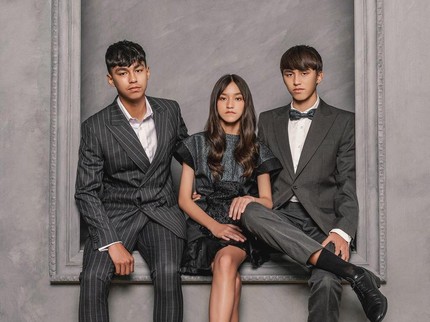 7 Potret Sabrina Anak Perempuan Donna Agnesia & Darius Sinathrya, Cantik Mirip Model