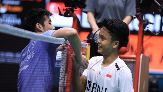 Anthony Ginting duduk di posisi tiga besar namun hal itu tak serta merta membuat dirinya dianggap bisa mengemban beban berat meraih prestasi.