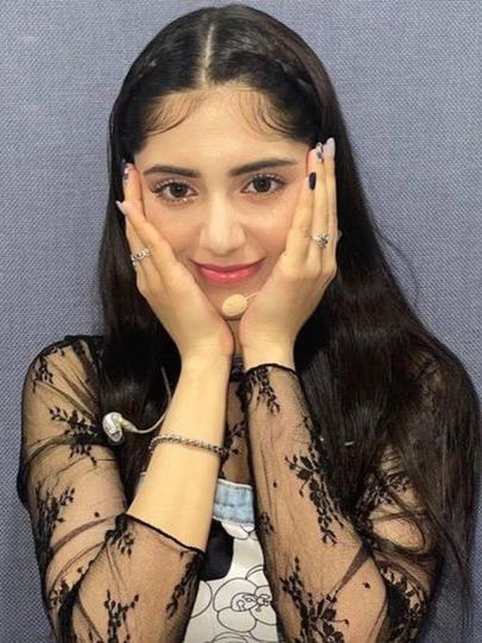 Aria telah menjalani training selama 10 bulan di Korea Selatan. Sebelumnya, ia dikenal sebagai anggota MEP-C, grup pre-debut dari GBK Entertainment./ foto: instagram.com/x.in_official