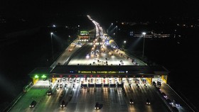 Gerbang Tol Cikampek Utama Ramai Diserbu Kendaraan dari Arah TransJawa