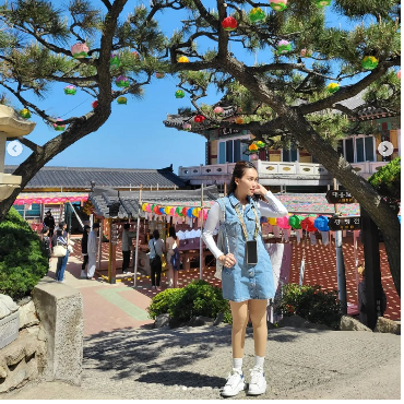 Ayu Ting Ting Bangga Jadi Orang Kampung: Alhamdulillah Punya Adab & Etika