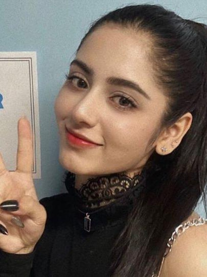 Baru debut pada 11 April 2023 lalu, visual Aria langsung jadi topik hangat di forum internet Korea. Ia terlihat sangat cantik dengan wajah mungil, hidung mancung, dan mata besarnya./ foto: instagram.com/x.in_official