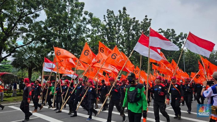 Puluhan ribu buruh menggelar May Day di Jakarta hari ini