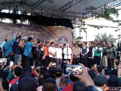 Temui Ribuan Buruh, Gubernur Khofifah Komitmen Perjuangkan Nasib Pekerja
