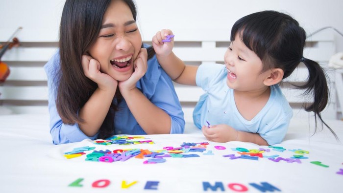 Kenali 5 Tanda Anak yang Mempunyai Kecerdasan Emosional Tinggi Menurut Ahli, Selalu Penasaran Salah Satunya!