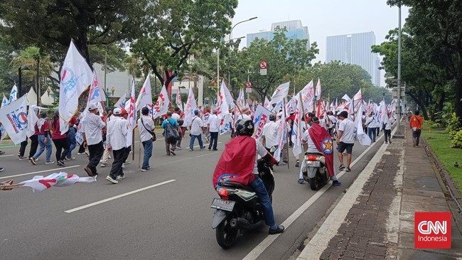 Massa buruh akan melakukan aksi May Day di dekat Istana Merdeka di Jakarta, sementara di Jatim akan dipusatkan di depan kantor Gubernur Khofifah Parawansa.