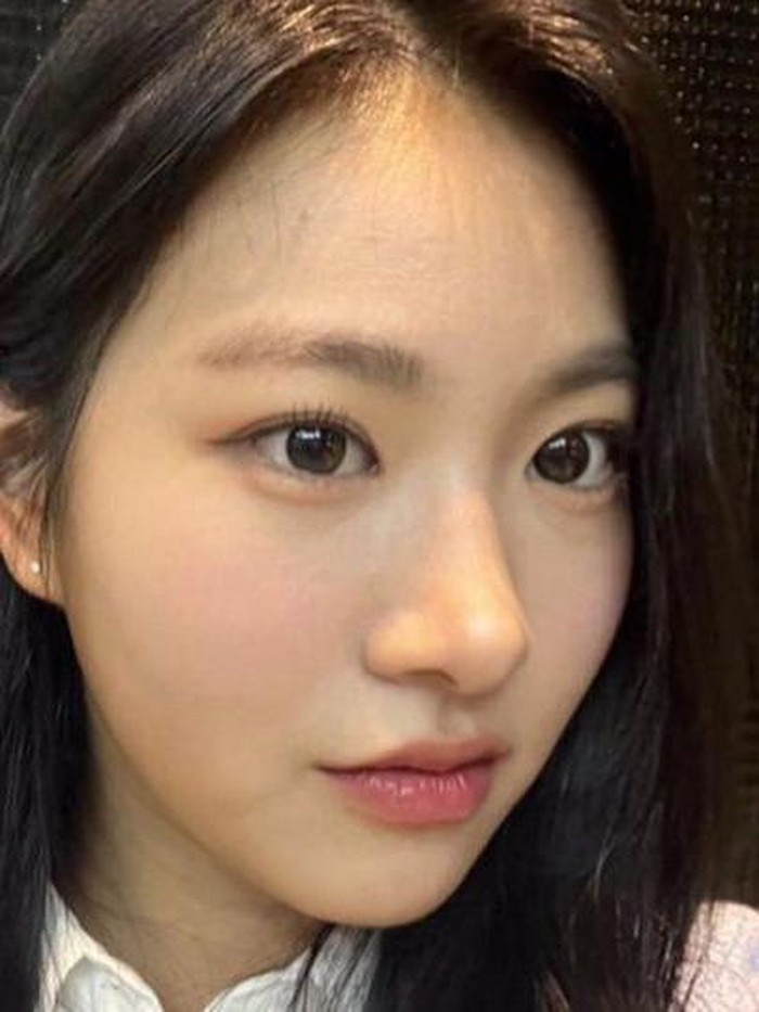 Memiliki vokal yang unik, Aran ditetapkan sebagai vokalis utama dalam grup beranggotakan empat orang tersebut./ foto: instagram.com/fiftyfifty.aran