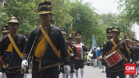 Hari Buruh di Yogya Dikawal 'Prajurit Keraton' Tolak UU Ciptaker