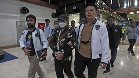 FOTO: Polisi Tangkap Peneliti BRIN Andi Pangerang Hasanuddin