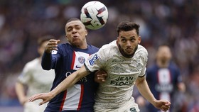 Mbappe Cetak Gol Aneh, PSG Kalah dari Lorient