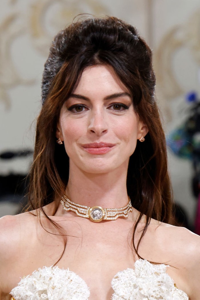 Anne Hathaway at the 2023 Met Gala: Karl Lagerfeld: A Line of Beauty held at the Metropolitan Museum of Art on May 1, 2023 in New York, New York. (Photo by Christopher Polk/WWD via Getty Images) Anne Hathaway at the 2023 Met Gala: Karl Lagerfeld: A Line of Beauty held at the Metropolitan Museum of Art on May 1, 2023 in New York, New York. (Photo by Christopher Polk/WWD via Getty Images)