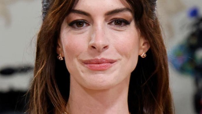 Anne Hathaway at the 2023 Met Gala: Karl Lagerfeld: A Line of Beauty held at the Metropolitan Museum of Art on May 1, 2023 in New York, New York. (Photo by Christopher Polk/WWD via Getty Images)