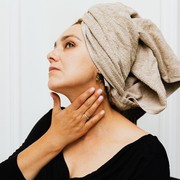 8 Bahan Alami untuk Bantu Mencerahkan Area Lipatan Hitam dan Cara Gunakannya