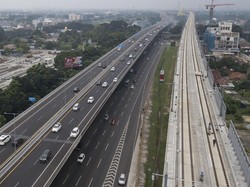 Exit Tol Cibitung Diberlakukan Buka Tutup Imbas Demo Buruh di Cikarang