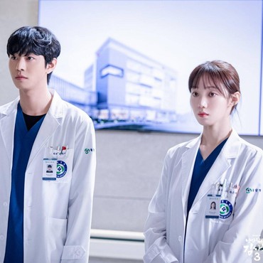 5 Drama Korea Rating Tertinggi Sepanjang April 2023