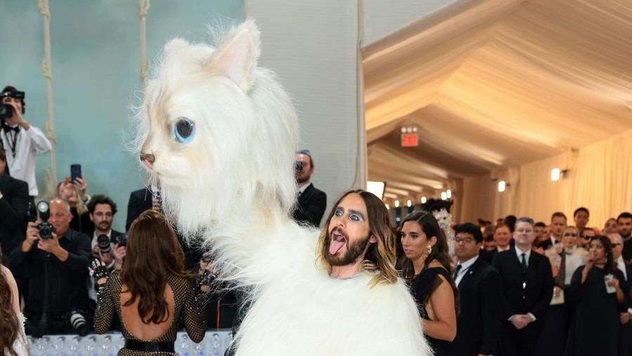NEW YORK, NEW YORK - MAY 01: Jared Leto, dressed as Choupette, attends The 2023 Met Gala Celebrating 