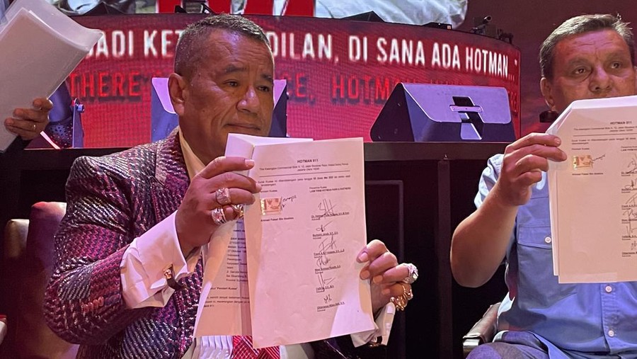 Hotman Paris jadi pengacara keluarga wanita yang jatuh dan tewas di Bandara Kualanamu (Silvia-detikcom)