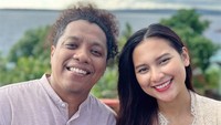 Gelar Akikah di Kampung Halaman Arie Kriting, Indah Permatasari Dapat Kejutan dari Mertua