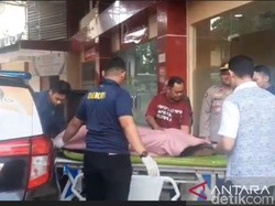 Jenazah Pelaku Penembakan Kantor MUI Pusat Dibawa ke RS Polri