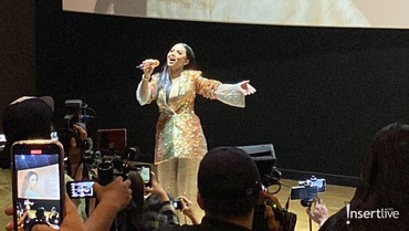 img-title Ganti Nama, Krisdayanti Rilis Lagu & MV Remake 'Mencintaimu'