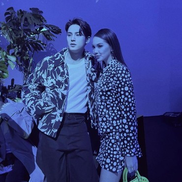 Pamer Foto Bareng Mingyu SEVENTEEN, Paras Alyssa Daguise Bikin Fans Pangling