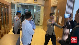 Garis Polisi Dipasang di Lokasi Penembakan Kantor MUI