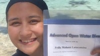<p>Tak hanya ingin menikmati keindahan laut dengan menyelam, ternyata Prilly juga sudah mengantongi <em>Advanced Open Water Diver License</em>, Bunda. "<em>I Just got my Advanced Open Water Diver License!</em>" tulis Prilly dikutip dari laman <em>TikTok@prillylatuconsina15.</em> (Foto: TikTok@prillylatuconsina15)</p>