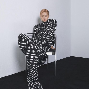 Rose BLACKPINK Spill Isi Diary di Tengah Isu 3 Rekan Keluar YG