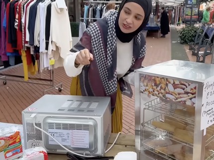 Shireen Sungkar Bantu Ibunda Jual Gorengan di Belanda, Laris Manis & Antre Panjang