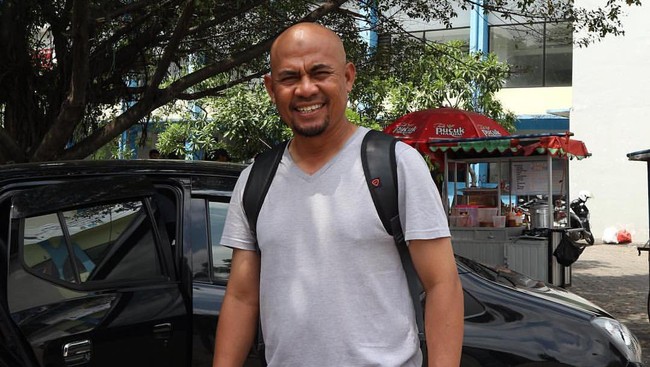 Legenda Timnas Indonesia Herrie Setyawan menceritakan saat dirinya hantam Fandi Ahmad dan menjalani tes doping usai raih medali emas SEA Games 1991.