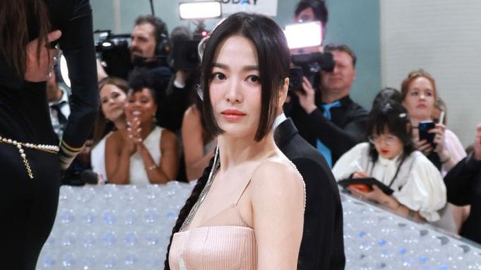 NEW YORK, NEW YORK - MAY 01: Song Hye-kyo attends The 2023 Met Gala Celebrating 