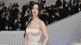 Debut di Met Gala, Song Hye Kyo Tampil Cantik dengan Gaun Fendi