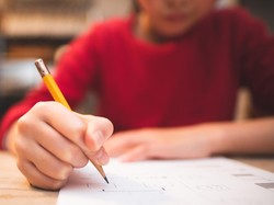 Kenali Struktur Teks Eksplanasi beserta Ciri-ciri dan Contohnya