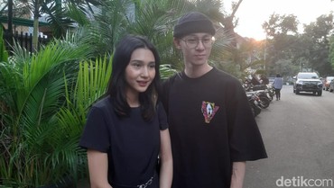 img-title Bantah Jadi Pelakor, Tenri Anisa Somasi Virgoun dan Inara Rusli