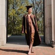 Kebaya Wisuda ala Yoriko Angeline, Simpel tapi Elegan