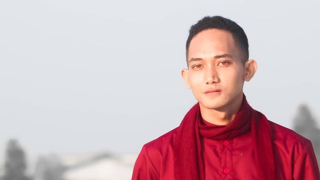 Zulfani Pasha (26), pemeran Ikal dalam 'Laskar Pelangi', jadi tersangka kasus penipuan dan penggunaan senjata tajam. Ia kini ditahan polisi.