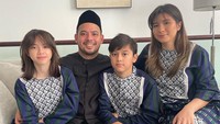 Cerai dari Wulan Guritno, Ini 5 Potret Kedekatan Adilla Dimitri & Anak-anaknya Termasuk Shalom