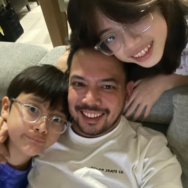 <p>Adilla Dimitri dan Wulan Guritno bercerai pada April 2021 lalu, Bunda. Dalam pernikahan ini, keduanya dikaruniai dua orang anak bernama London Abigail Dimitri dan Jeremiah Alric Dimitri. (Foto: @adilladimitrihardjanto)<br /><br /><br /></p>