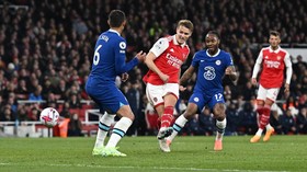 FOTO: Arsenal Kudeta Man City, Chelsea Menatap Degradasi