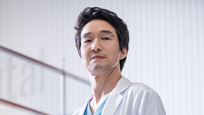 Sudah Berkarier Lebih dari 32 Tahun! Kenalan dengan Han Suk Kyu, Pemeran Kim Sabu di Drakor Rating Tinggi 'Dr. Romantic'