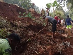 Pemkot Depok Jelaskan Penyebab Turap TPU Kalimulya 2 Longsor