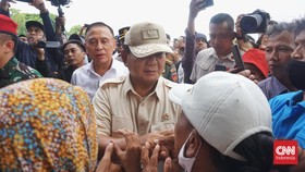 Warga Kerubungi Prabowo di Yogyakarta: Harus Menang!