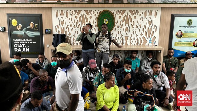Keduanya disangkakan dengan pasal berbeda. Roy dengan pasal obstruction of justice, sementara itu Gerius disangkakan atas kasus dugaan suap dan gratifikasi.