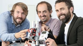 Ilmuwan Buat Mesin Pencetak Kulit Manusia dari Lego, Hasilnya Akurat