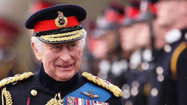 Raja Charles III menjadi raja tertua saat naik takhta Kerajaan Inggris. Selain Charles III, ada nama lain yang juga dinobatkan jadi raja di usia senja