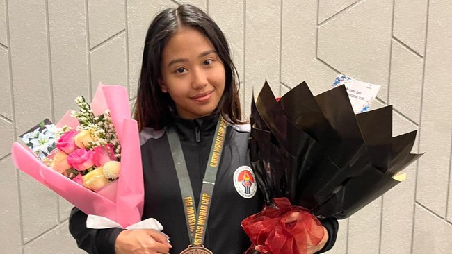 Atlet senam artistic putri Rifda Irfanaluthfi meraih prestasi impresif dengan merebut medali perunggu di FIG Apparatus World Cup 2023 seri Kairo.