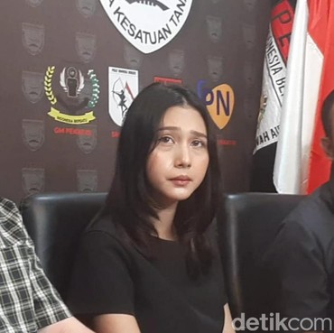 Tenri Anisa Diduga Selingkuhan Virgoun Jalani Pemeriksaan di Polda Metro Jaya