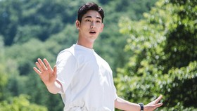 Yoon Park Akan Menikah dengan Kim Su-bin September 2023