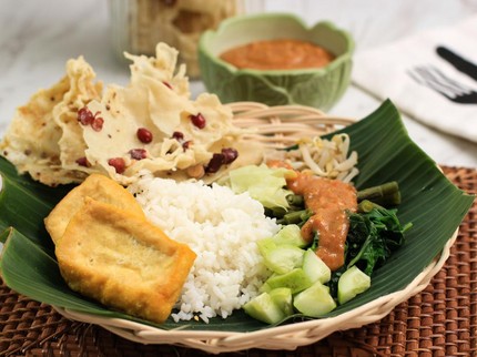 5 Resep Nasi Pecel Komplit yang Mudah Dibuat, Nikmat dan Kaya Serat!